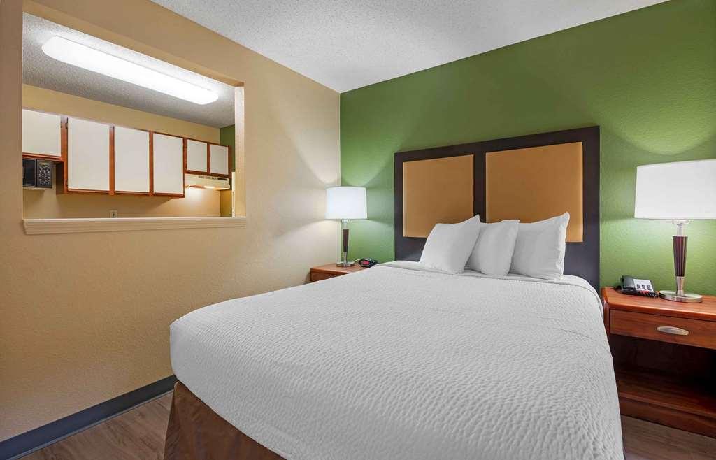 Extended Stay America Select Suites - South Bend - Mishawaka - South Room photo
